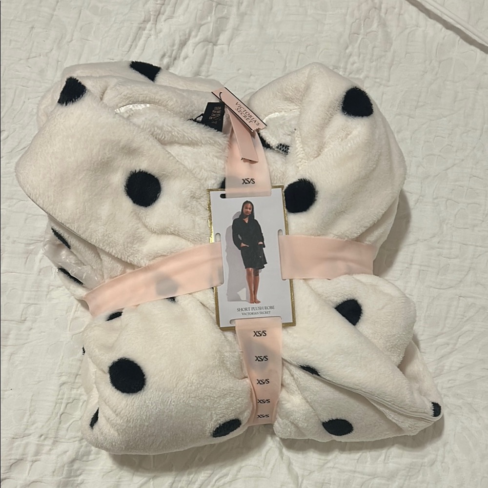 White Polka Dot Fleece Robe